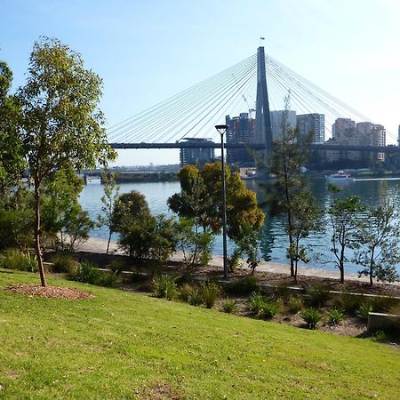 Spacious 3-Bed Townhouse In Stylish Balmain Сидни Екстериор снимка