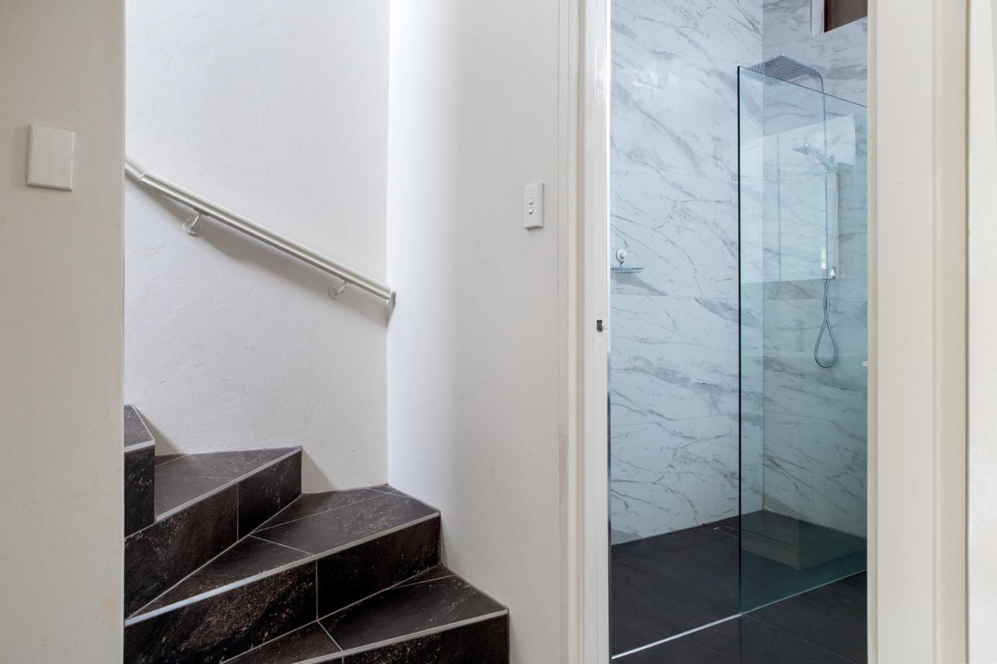 Spacious 3-Bed Townhouse In Stylish Balmain Сидни Екстериор снимка