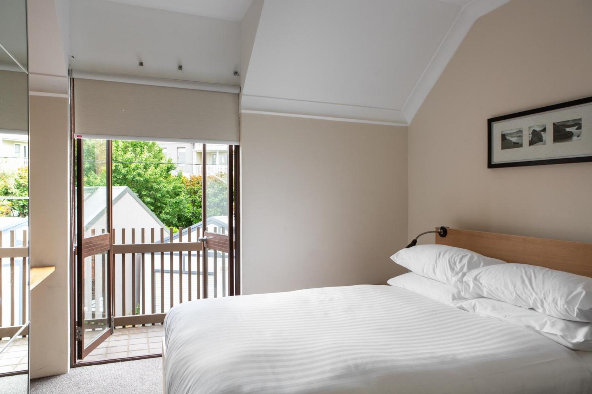 Spacious 3-Bed Townhouse In Stylish Balmain Сидни Екстериор снимка