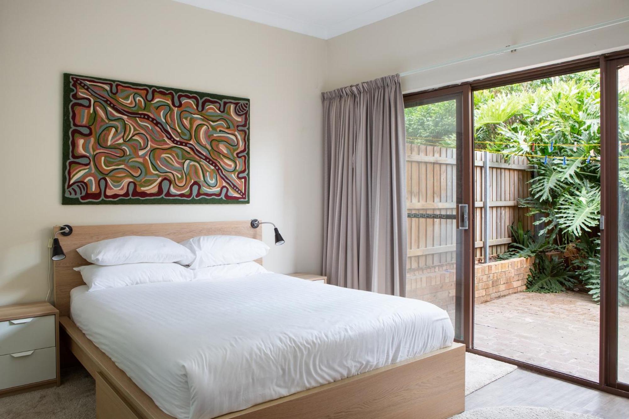 Spacious 3-Bed Townhouse In Stylish Balmain Сидни Екстериор снимка